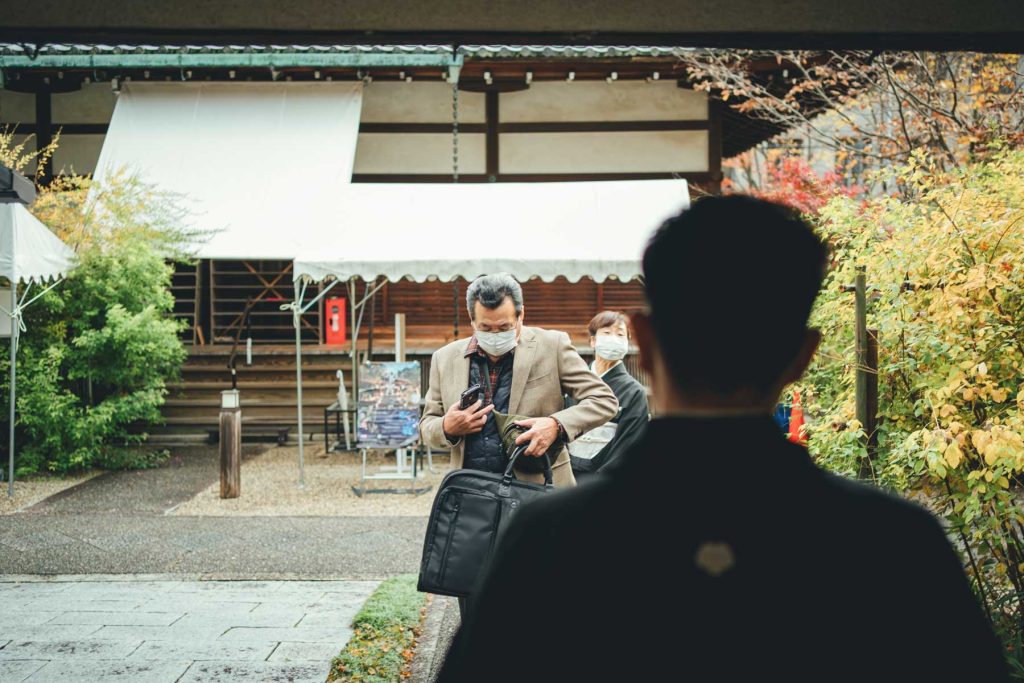 梨木神社での結婚式写真の出張撮影持ち込みカメラマン