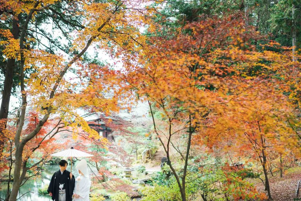 紅葉の金戒光明寺での前撮りフォトウエディング