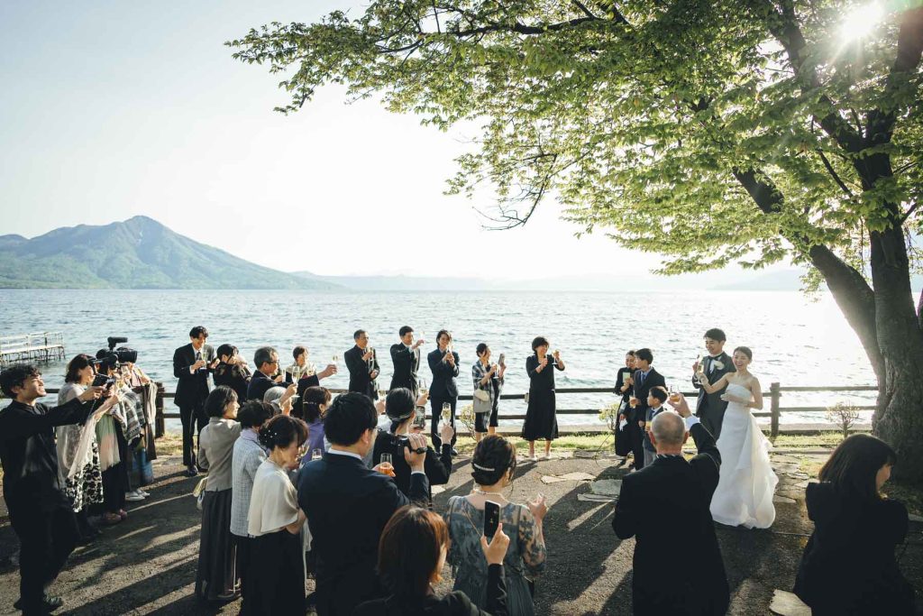 支笏湖での結婚式持ち込みカメラマンの出張撮影